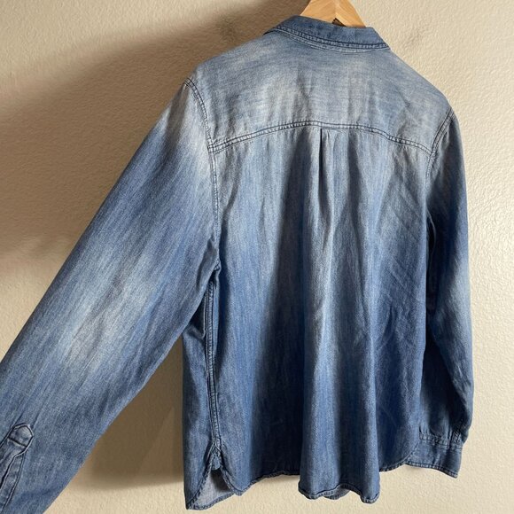 Old Navy Womens XL Classic Denim Shirt Button Up Chambray Top Light Wash Casual - Picture 6 of 8